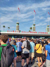 Entrance01.jpg (135730 bytes)