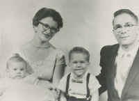 mcknight1959.jpg (41836 bytes)